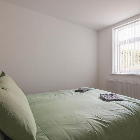 Spacious 3 Bedroom Home With Ps5 And Pool Table Near O2 Arena Canary Wharf And Elizabeth Line To Central Лондон Экстерьер фото
