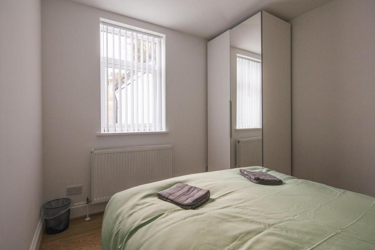 Spacious 3 Bedroom Home With Ps5 And Pool Table Near O2 Arena Canary Wharf And Elizabeth Line To Central Лондон Экстерьер фото